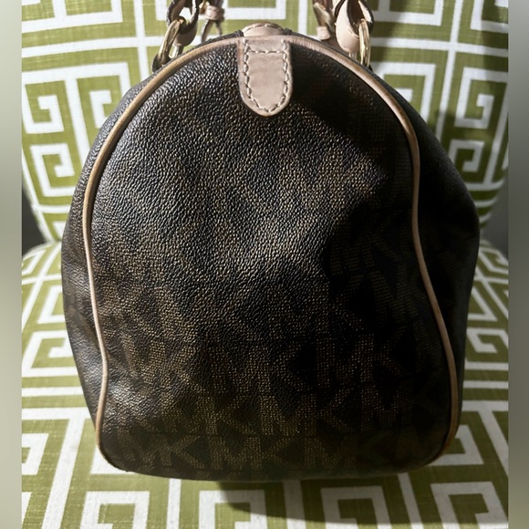 3PC Michael Kors Grayson Signature Monogram Satchel, Wristlet, & Dust Bag - Picture 8 of 14